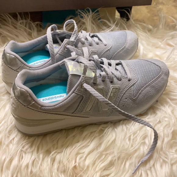 New Balance shoes never worn grey/silver - Picture 1 of 4